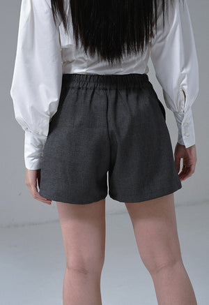 Nayao Pleated Short Pants - Soft Grey