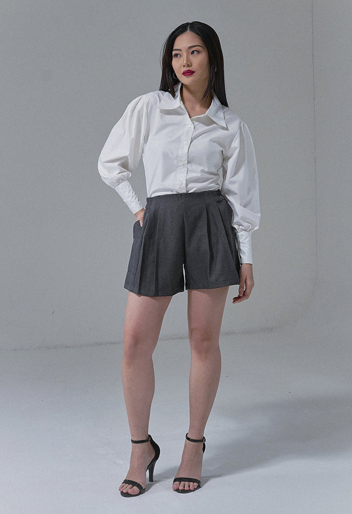
            
                Load image into Gallery viewer, Nayao Pleated Short Pants - Soft Grey
            
        