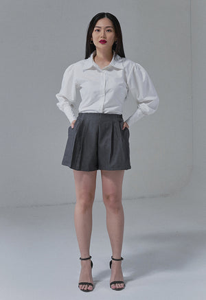 
            
                Load image into Gallery viewer, Nayao Pleated Short Pants - Soft Grey
            
        